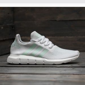 Adidas Originals Swift Run Mint & White color